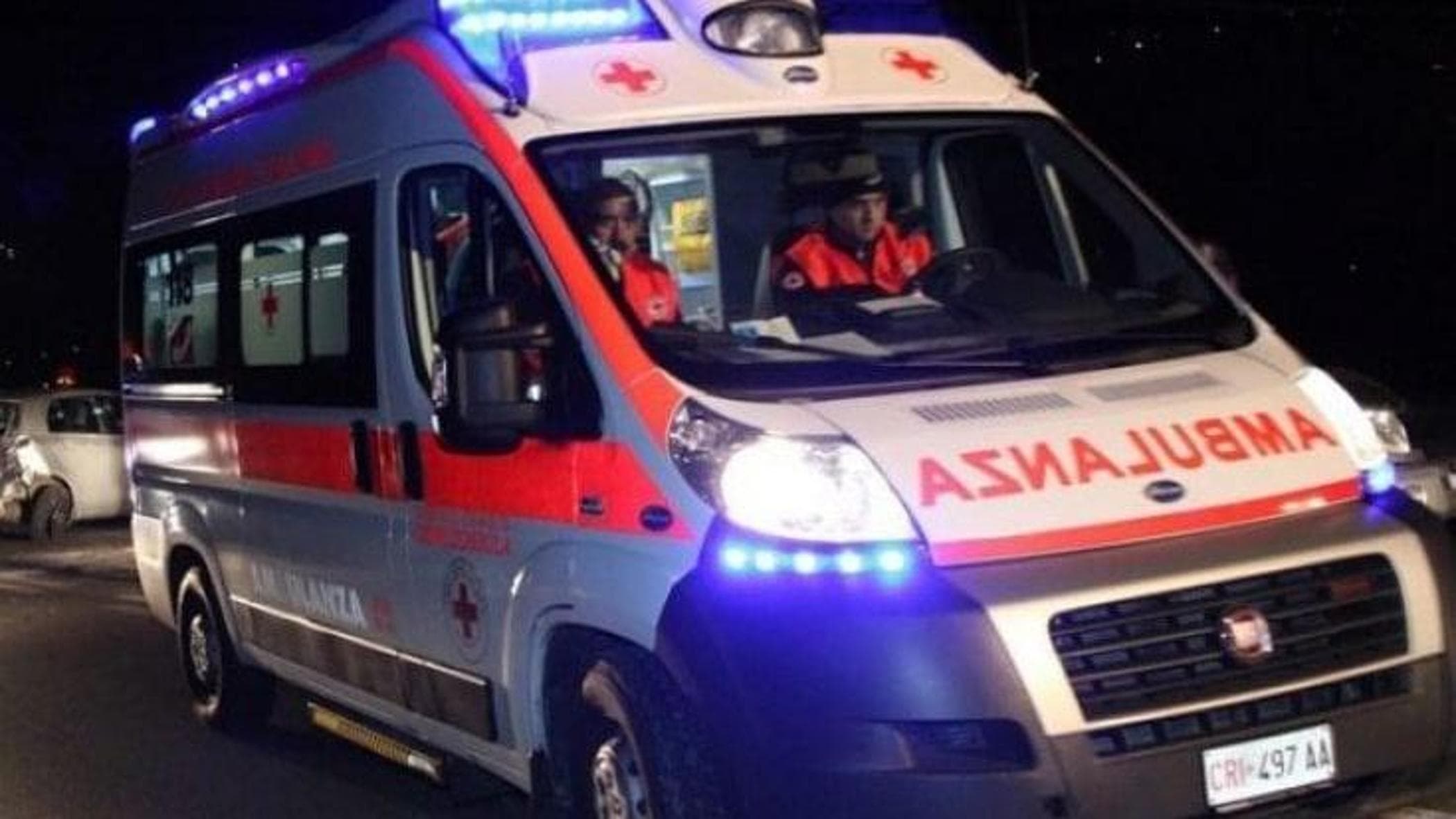 Cinque diciasettenni entrano ogni notte in casa di un anziano e lo maltrattano fino a farlo sentire male, tutto documentato dai cellulari
