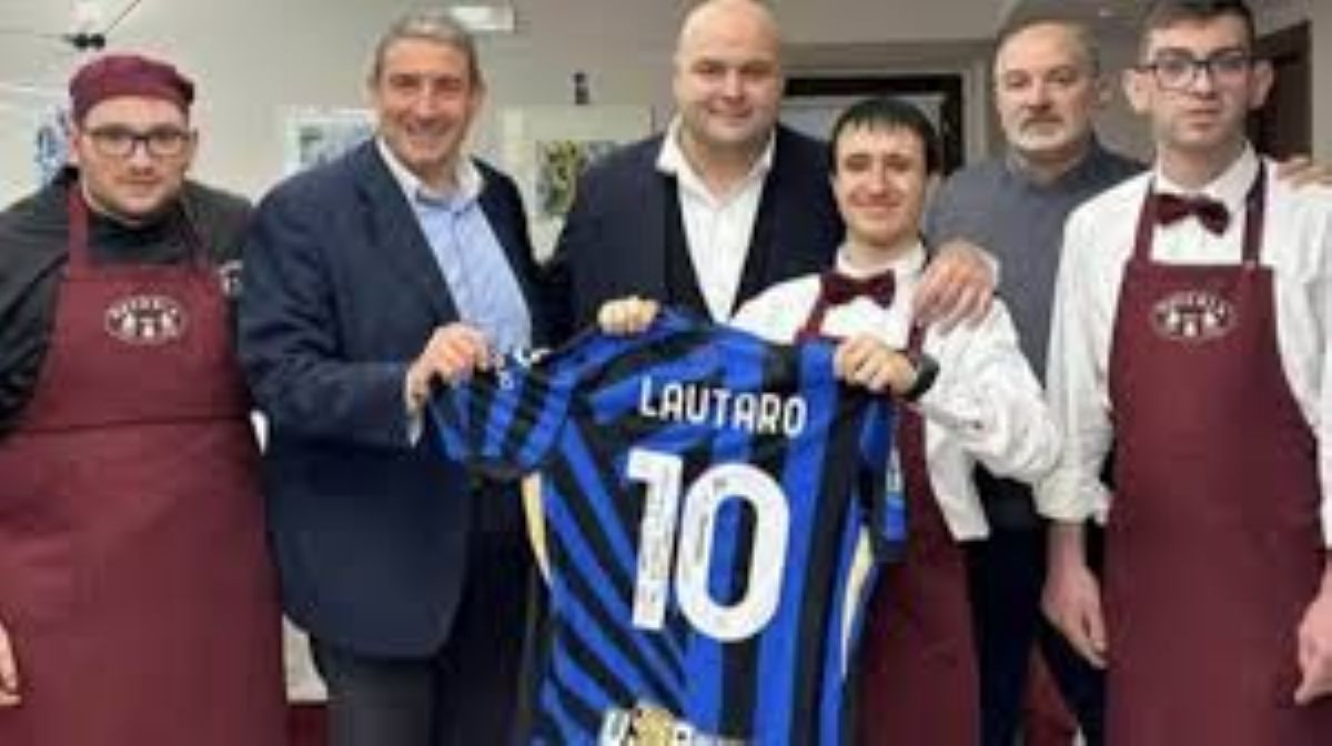 Cliente fugge senza pagare: Lautaro Martinez salda il conto e invia una maglia autografata