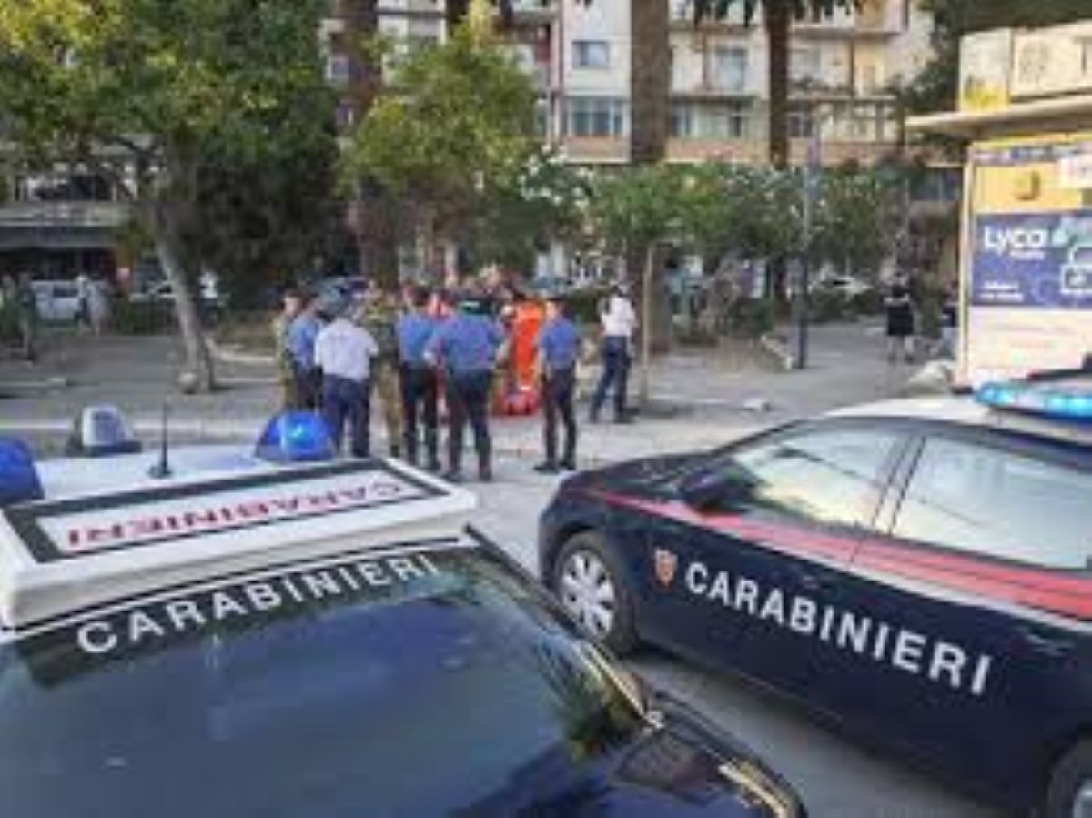 Bari, vigilante del McDonald’s aggredito in piazza Moro, l’aggressore fugge tra la folla