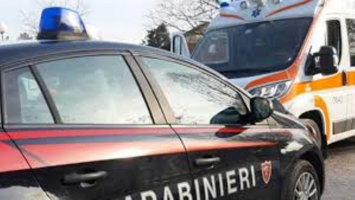 Puglia, mal di denti e nervi tesi: padre e figlio colpiscono il medico con schiaffi in faccia