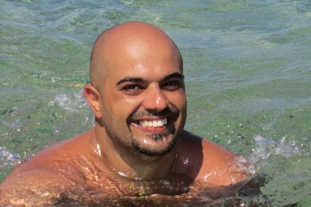 Tragedia sulla provinciale tra Sinnai e Maracalagonis: Mario Picciau si accascia all’improvviso e perde la vita davanti alla moglie. Monserrato sotto choc.