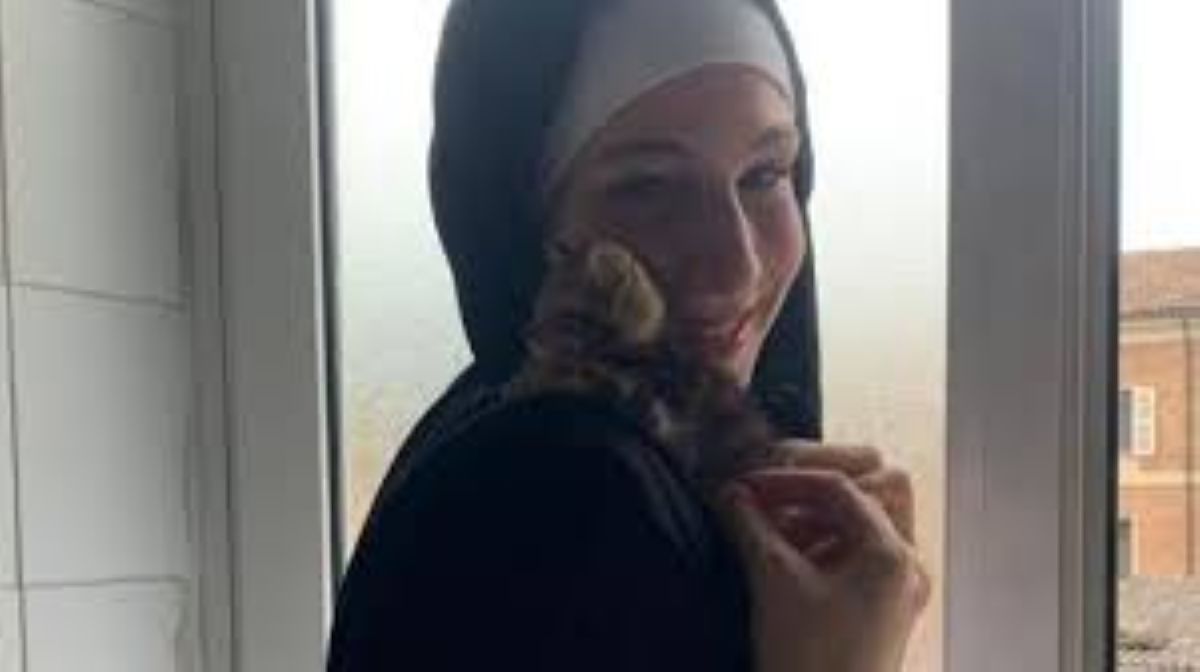 “Volevo solo difendere mia madre”: 19enne uccide il padre e viene condannata a 9 anni
