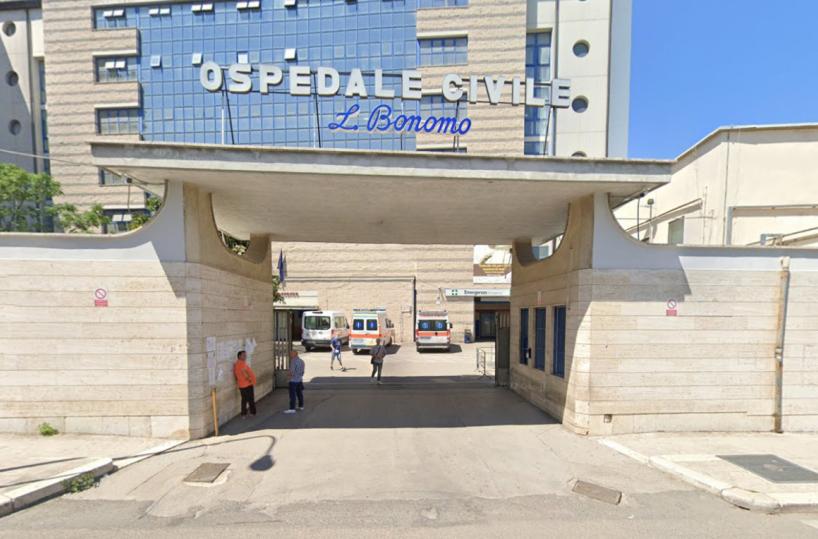 Una donna olandese di 59 anni è rimasta incastrata tra i frangiflutti del molo San Nicola. Soccorsa in codice rosso e ricoverata all’ospedale di Andria.