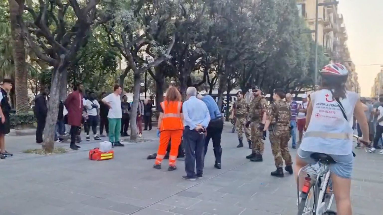 Venerdì pomeriggio due episodi di violenza tra cittadini stranieri hanno allarmato i passanti tra piazza Moro, via dell’Arca e via Sparano.