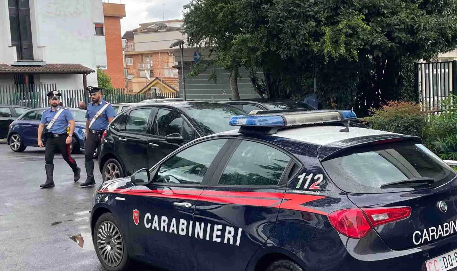 Due georgiani sorpresi a rubare in un’abitazione dell’Alessandrino sono stati inseguiti, presi a calci e pugni e poi arrestati dai carabinieri.